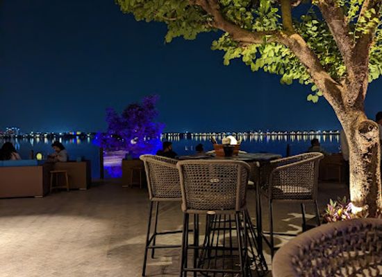 india/hyderabad/hussain-sagar/bar/lake-district-bar-kitchen