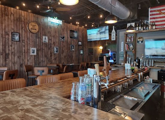 north-carolina/wilmington-area/bar/fox-s-hole-in-the-wall