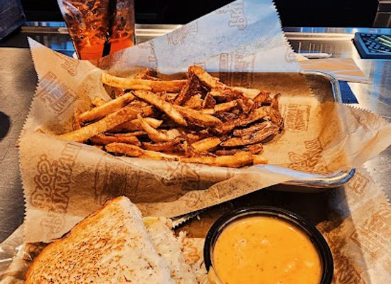 west-virginia/weirton/bar/primanti-bros-restaurant-and-bar