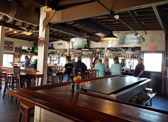 rhode-island/washington-county/bar/the-salt-marsh-pub-raw-bar