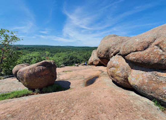 missouri/st-francois-mountains/bar/elephant-rocks-state-park