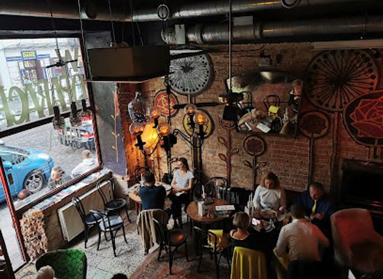 poland/warsaw/praga/bar/w-oparach-absurdu
