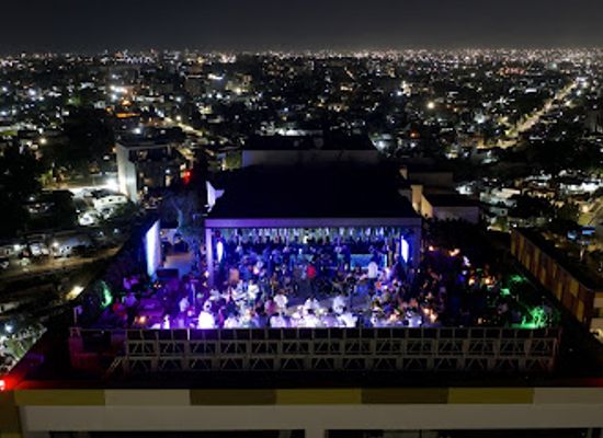 ghana/akyem/bar/sky-bar-25-restaurant-and-bar