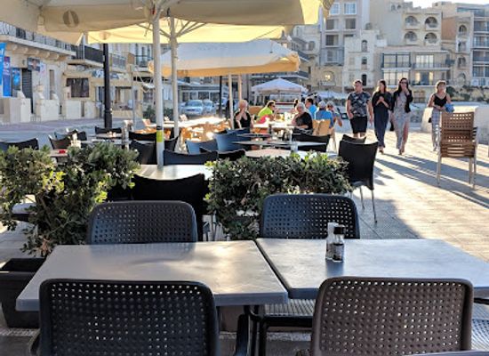 malta/marsalforn/bar/pebbles-restaurant