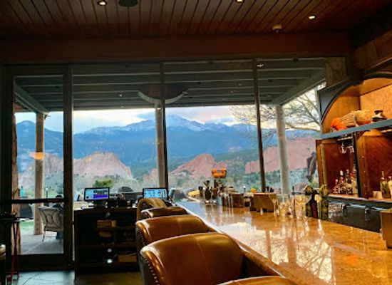 colorado/garden-of-the-gods/bar/the-rocks-lounge-dining-room