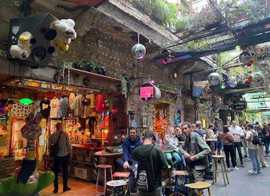 hungary/budapest/bar/cool-place