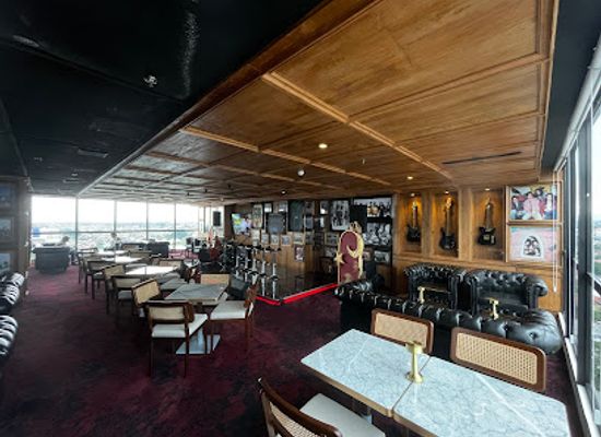 indonesia/mount-bromo/bar/dewa-19-sky-lounge