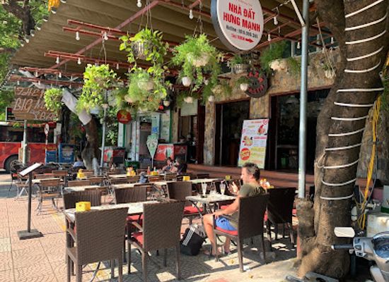 vietnam/cat-ba-island/bar/the-bigman
