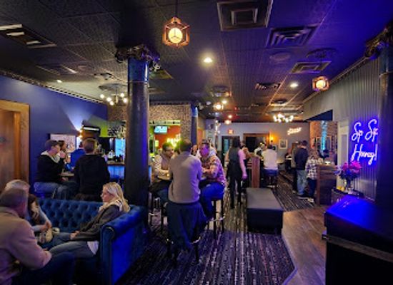 indiana/central-indiana/bar/sip-cocktails-on-main