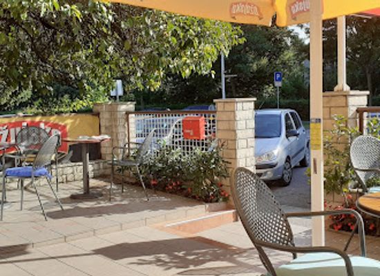 croatia/zagreb/maksimir-park/bar/caffe-bar-crnkovic