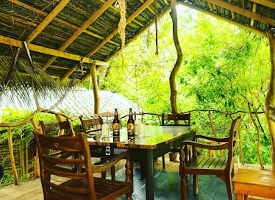 sri-lanka/north-central-province/bar/visu-villa-bar-restaurant