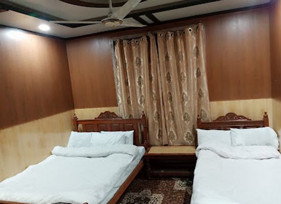 pakistan/phandar-valley/bar/the-peninsula-phander-hotel-and-restaurant