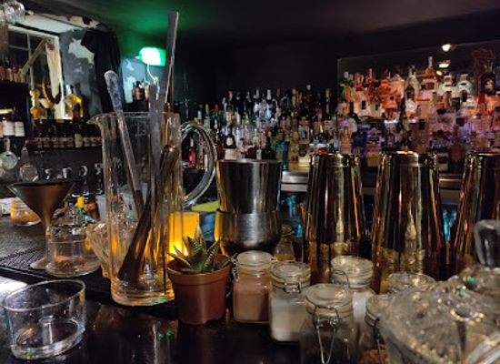 spain/balearic-islands/bar/door-13