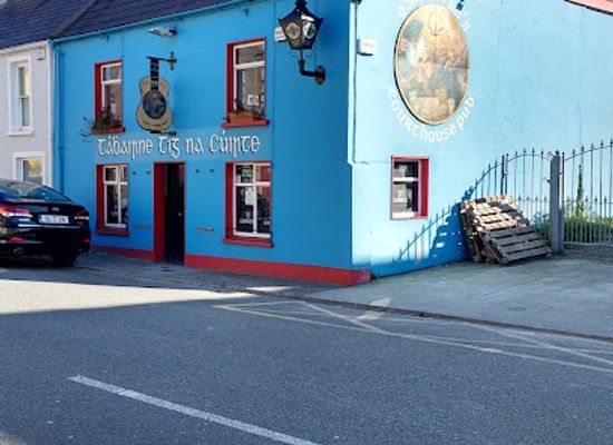 ireland/slea-head-drive/bar/o-sullivan-s-courthouse-pub