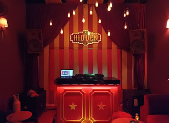 vietnam/northeast/bar/hidden-pub-hanoi