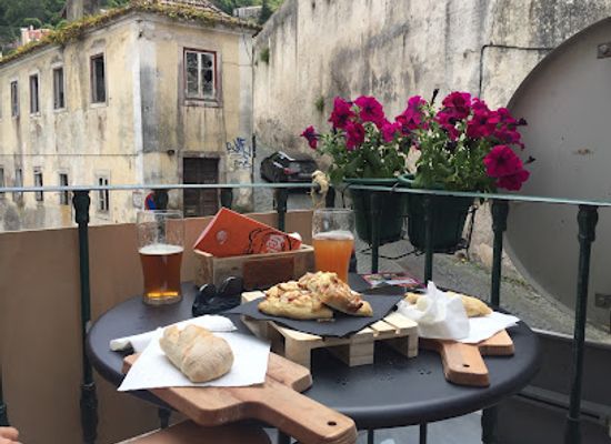 portugal/serra-de-sintra/bar/villa-craft-beer-bread