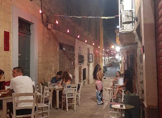 malta/marsamxett-harbour/bar/rootz