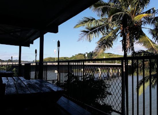 fiji/sigatoka/bar/true-blue-hotel