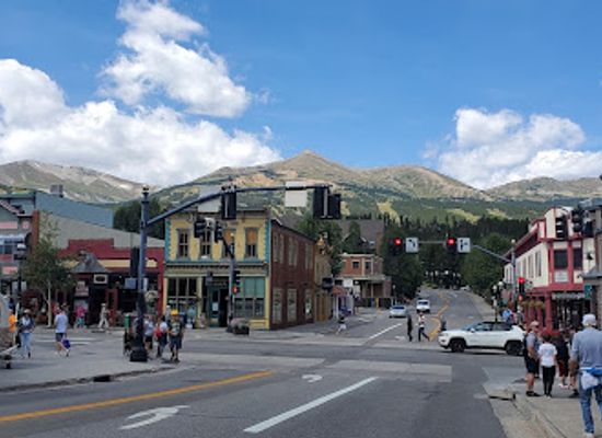 colorado/breckenridge-ski-resort/bar/motherloaded-tavern