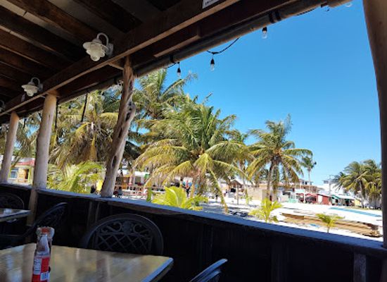 belize/caye-caulker/bar/rainbow-grill-bar