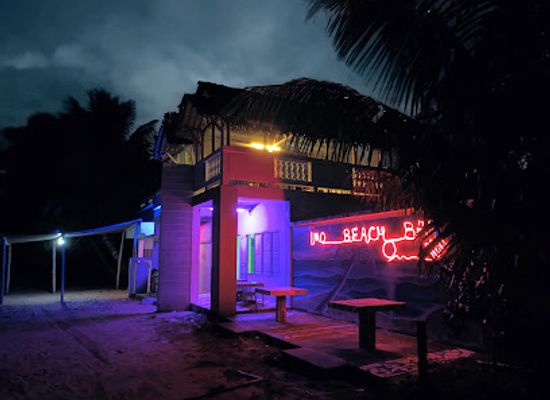 madagascar/analanjirofo/bar/imo-beach-bar