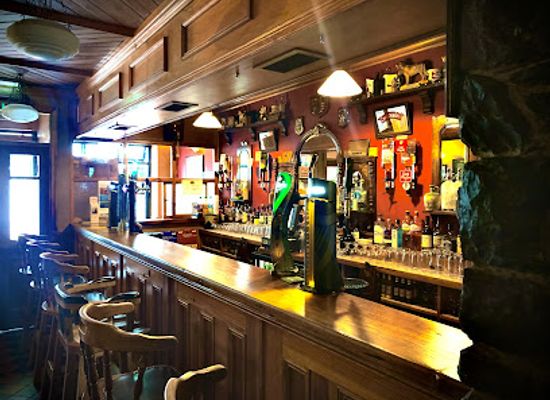 ireland/the-kerry-way/bar/husseys-bar