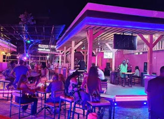 central-african-republic/lobaye/bar/fuchsia-bar-lounge
