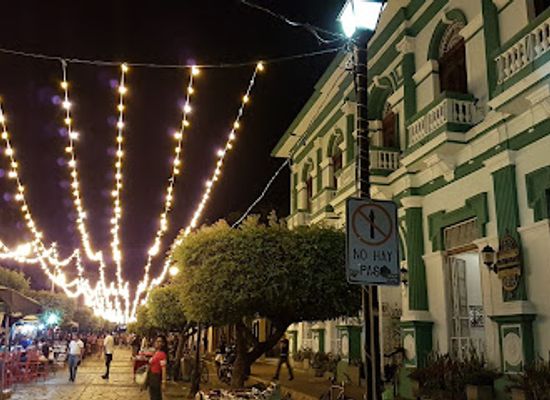 nicaragua/mombacho-volcano/bar/wings-house-granada