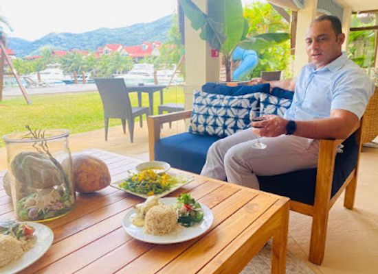 seychelles/denis-island/bar/palmier