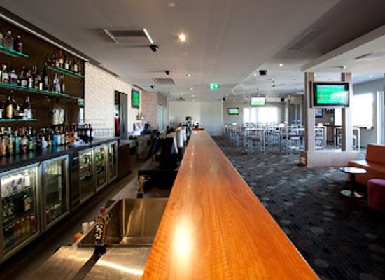 australia/northern-queensland/bar/the-avenues-tavern-av-tav