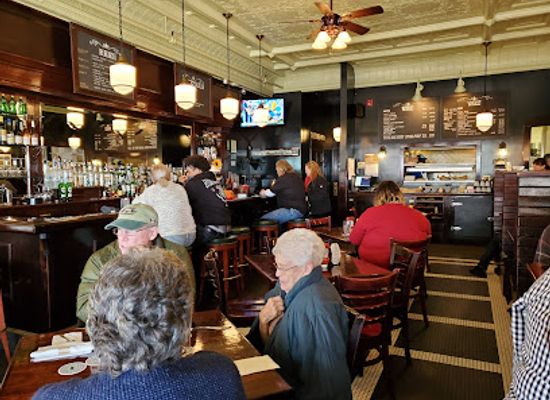 michigan/mackinac-island/bar/millie-s-on-main