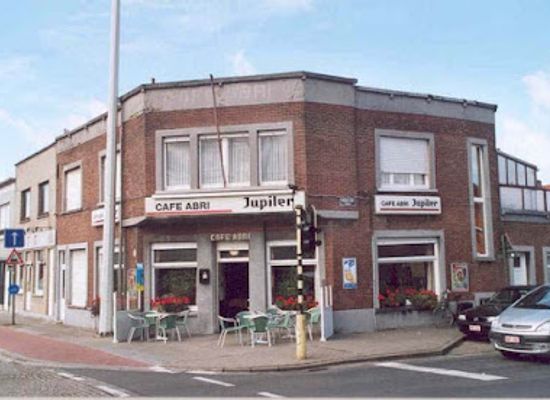 belgium/zeebrugge/bar/cafe-abri