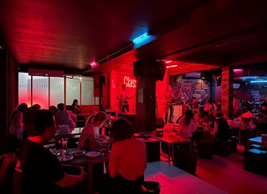 laos/savannakhet/bar/classy-bar