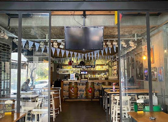 turkiye/istanbul/besiktas/bar/biergarten