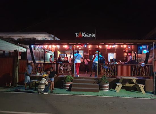 saint-lucia/micoud/bar/ti-kwizin