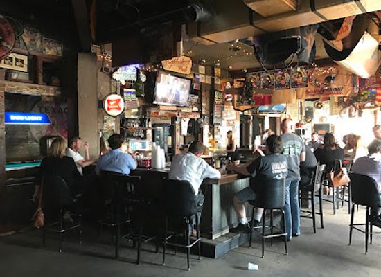 alabama/mobile/historic-district/bar/garage