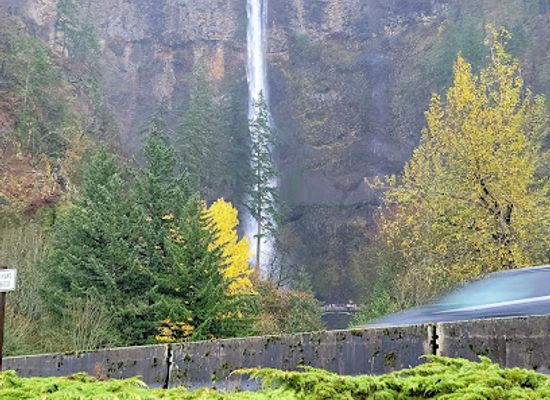 oregon/columbia-river-gorge/bar/multnomah-falls-lodge