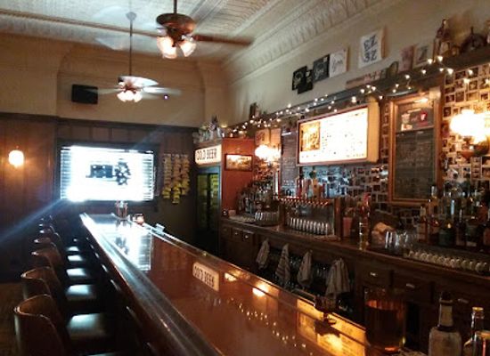 illinois/northeastern-illinois/bar/ez-inn