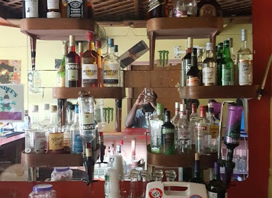 saint-lucia/castries-quarter/bar/normandee-s-bar