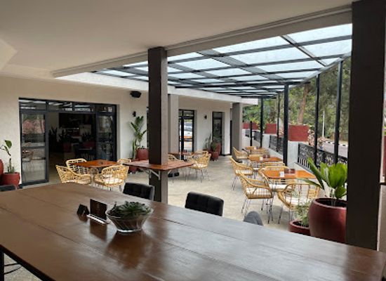 rwanda/gitarama/bar/aura-lounge-and-espresso-bar