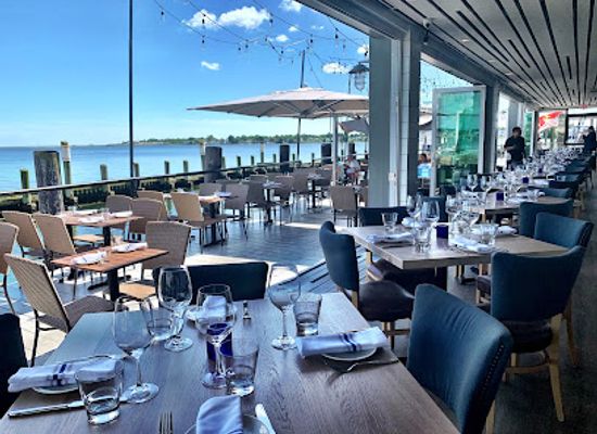 connecticut/new-haven-harbor/bar/shell-bones-oyster-bar-grill