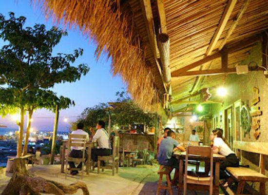 indonesia/east-nusa-tenggara/bar/tebing-cafe