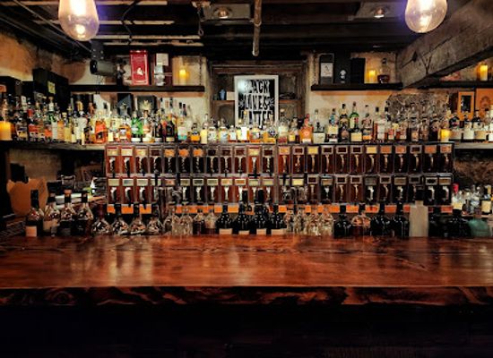 washington/spokane-river/bar/hogwash-whiskey-den