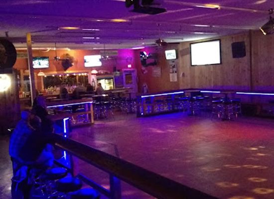 ohio/dundee-falls/bar/kickin