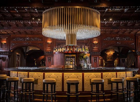 puerto-rico/carolina/bar/chandelier-bar