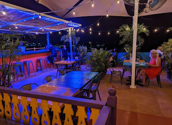 guatemala/peten/bar/mangos-bar