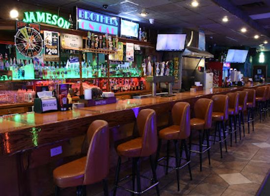 wisconsin/devil-s-lake-state-park/bar/brothers-on-oak
