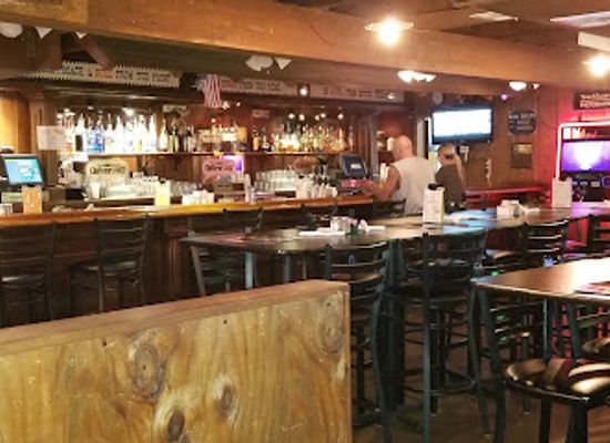 arizona/white-mountains/bar/chilleen-s-on-17