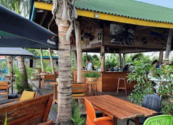 gabon/chaillu-massif/bar/marina-social-beach