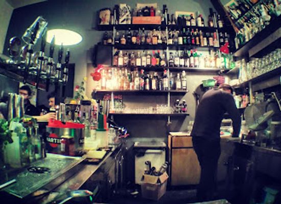 italy/turin/vanchiglia/bar/dunque